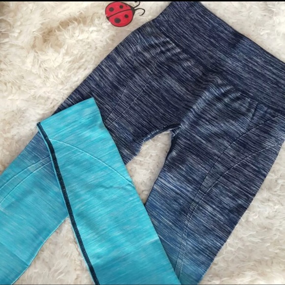 Blue Ombré Yoga Workout Leggings - Picture 4 of 4